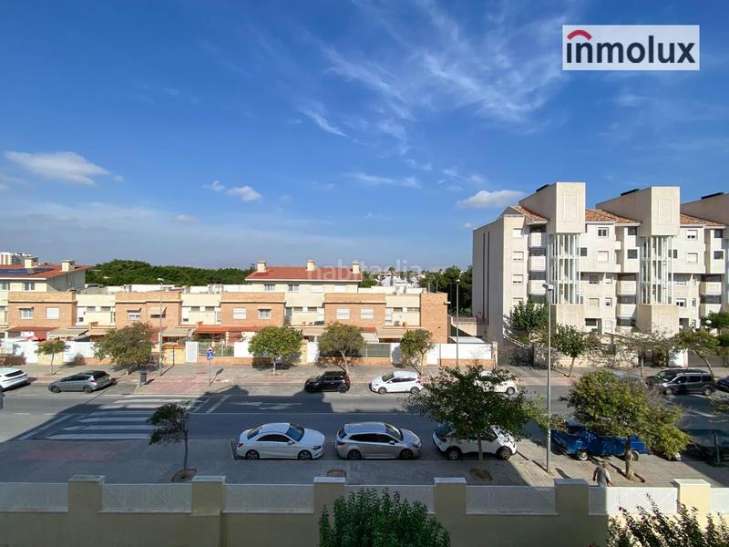 Foto fdcd0590-52ab-4091-b18e-767004c59039. Alquiler piso alquiler apartamento con cochera en residencial flamingo en Alicante
