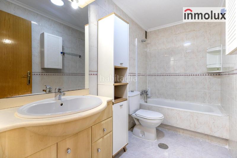 Foto 27fe1cc8-f610-4ecc-96bd-5f8523be10dd. Pis amb calefacció aparcament piscina a Albufereta Alicante