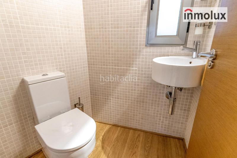 Foto f115f5f2-f95f-4418-aefc-aedc35444852. Casa amb calefacció aparcament a Centro Elche / Elx