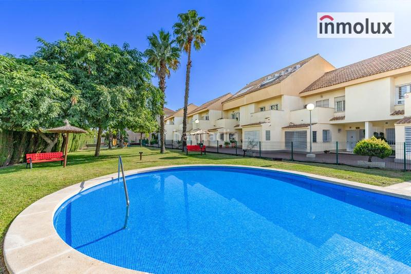 Foto 4cdc36ce-e998-4f74-b849-b1c92ec600c6. Casa adossada amb calefacció aparcament piscina a Alicante