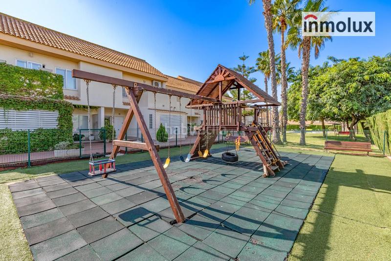 Foto 5632b9ce-8a58-4caa-a0e7-0963850c4692. Casa adossada amb calefacció aparcament piscina a Alicante