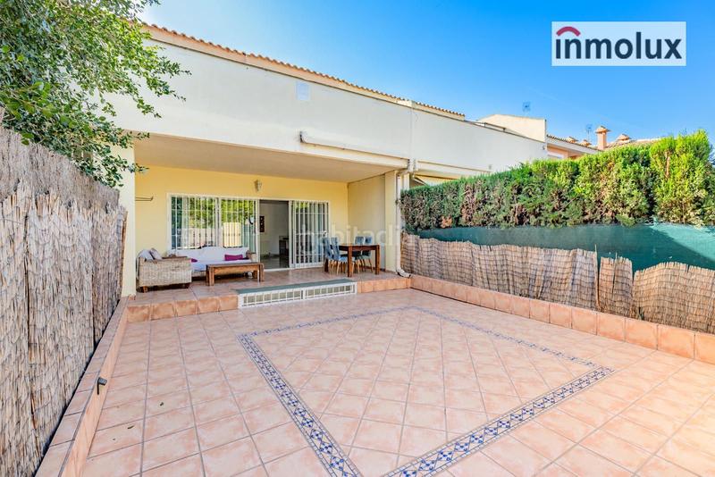 Foto 838d0e50-4b17-4d6e-b8a6-4814ed2e8b12. Casa adossada amb calefacció aparcament piscina a Alicante