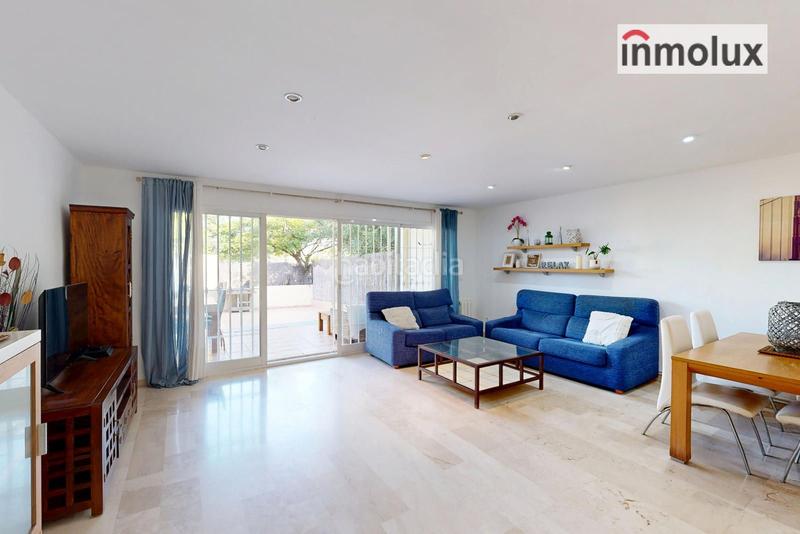 Foto e5b68a01-bdb5-4439-89ec-01efb62e89f3. Casa adossada amb calefacció aparcament piscina a Alicante