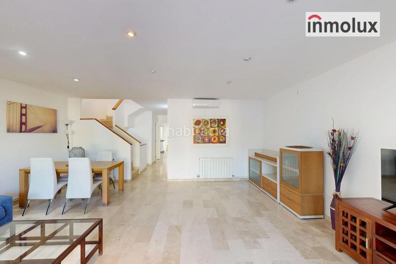 Foto e715e81b-02b8-44e8-b272-9416b01c34c1. Casa adossada amb calefacció aparcament piscina a Alicante