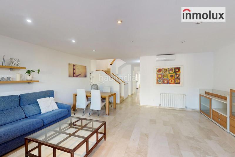 Foto f05a57b8-fce1-4f87-81c2-260c05aa263b. Casa adossada amb calefacció aparcament piscina a Alicante