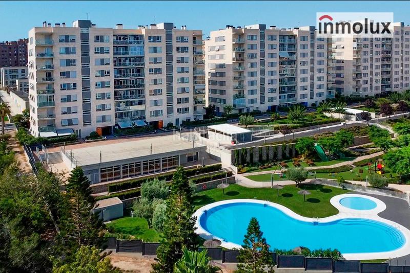 Foto 70a1327a-1e23-4e93-a994-896b9a131cb6. Parking voiture dans Playa de San Juan Alicante