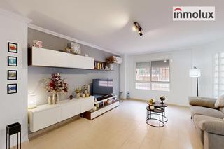 Pis  Calle pedreguer. Piso reformado de tres habitaciones  san gabriel