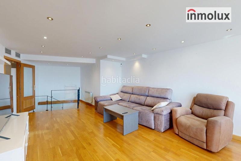 Foto 1d780669-02e9-44d2-a1e8-6bd5c0cf6c43. Zweistöckige wohnung mit heizung parking in Babel Alicante