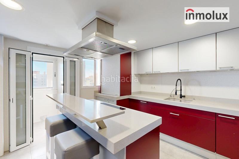 Foto a2d2a1b1-3e62-495d-8cf6-d31386090d87. Zweistöckige wohnung mit heizung parking in Babel Alicante