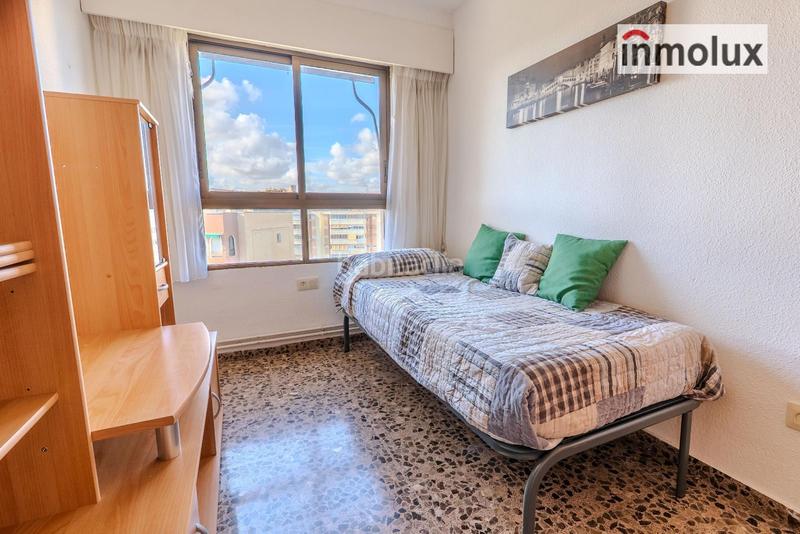 Foto 17a9b867-886c-4bc1-b7b4-f372c7df077e. Pis a avenida holanda 14 a Playa de San Juan Alicante