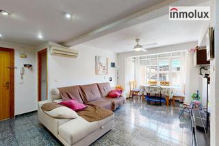 Flat  Calle deportista ramon mendizabal. Luminoso piso de 3 dormitorios en princesa mercedes