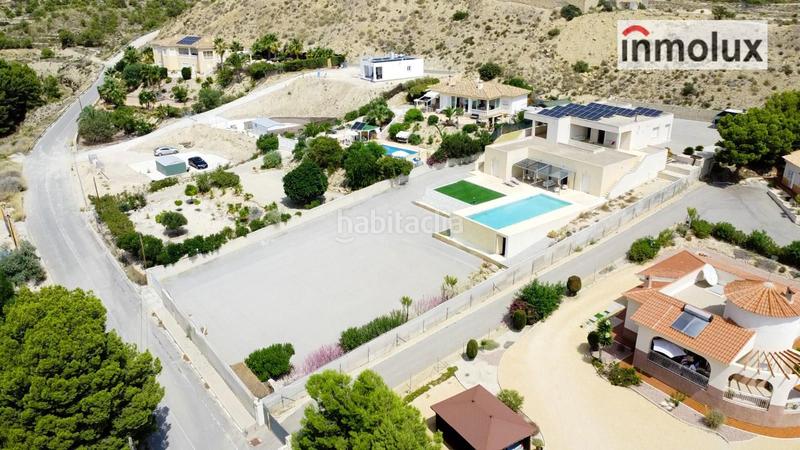 Foto e7a48008-dd9c-4799-8635-dc495898a271. Chalet con riscaldamento parcheggio piscina in Montnegre Alicante