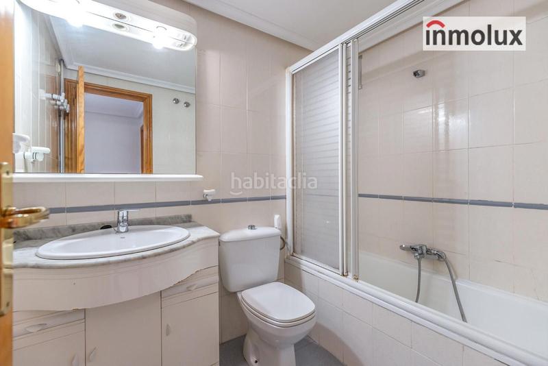 Foto 835a6635-9596-46c6-946e-54bab6737f8f. Appartamento con riscaldamento parcheggio piscina in Alicante