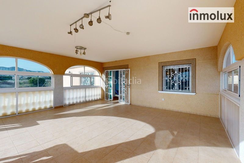 Foto aee676ee-945b-4fb2-9df9-a9c4b985f258. Xalet amb aparcament piscina a Busot