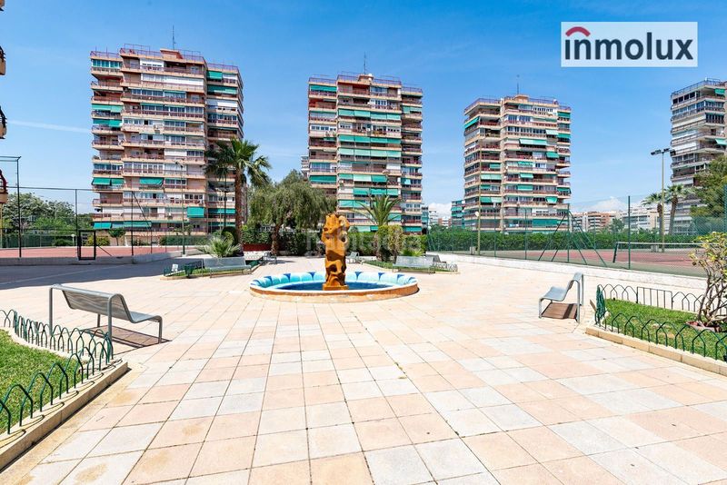 Foto 1ba777f9-4c25-4bd4-8a57-bad8bca5c056. Pis amb calefacció aparcament piscina a Albufereta Alicante