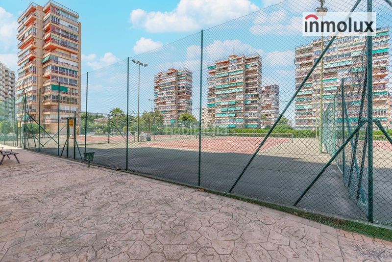 Foto 5240f76a-3dcb-4409-96fa-f088bd57b886. Pis amb calefacció aparcament piscina a Albufereta Alicante