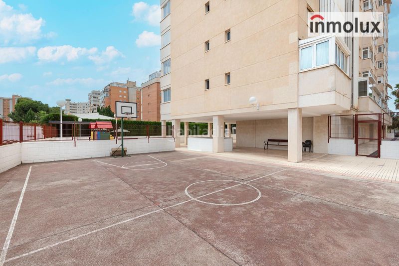 Foto def1c99c-2fbe-400c-9a66-484cc6336761. Pis amb calefacció aparcament piscina a Albufereta Alicante