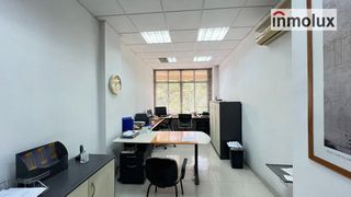 Ufficio  Calle alcalde alfonso de rojas. Local comercial en entreplanta con dos espacios independientes e