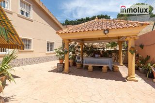 Chalet in Calle Jardiel y Poncela