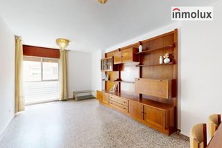 Appartement  Calle garcía andreu. Vivienda semi reformada con garaje en benalua a 100 m. de oscar