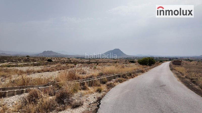 Foto c8c938d2-69b0-42ec-b8fb-bef1bfb70995. Finca rústica a Jubalcoi Elche / Elx