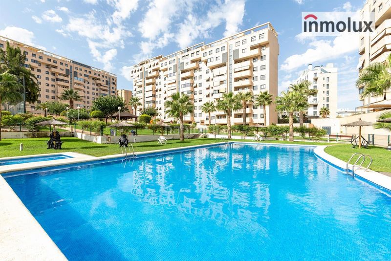 Foto e8a27396-973a-4ef2-a56c-06280206f989. Dúplex amb calefacció piscina a Playa de San Juan Alicante