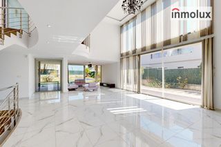 Xalet  Calle reus. Villa de lujo de diseño con piscina junto a laljub, elche