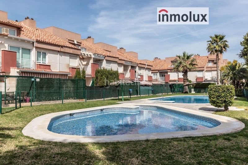 Foto 4d54f47a-a39a-4416-bf7c-5cfb5f4c5586. Semi detached house with heating parking pool in Alicante golf Alicante