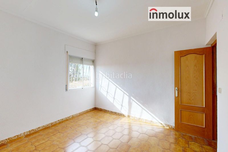 Foto 5ec0c720-d995-4e05-a395-302ddf057dd3. Xalet amb aparcament a Novelda