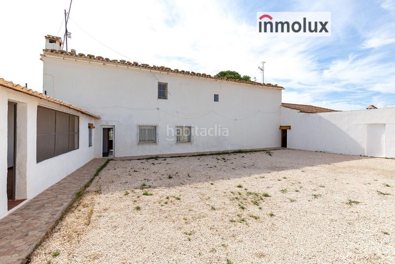 Foto e2e84f41-1cb1-4886-92d5-c91801b3ab2f. Xalet amb aparcament a Novelda