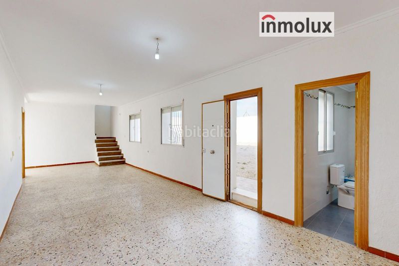 Foto e82ea6f4-e97d-4c31-bba7-7a868d98e19e. Xalet amb aparcament a Novelda