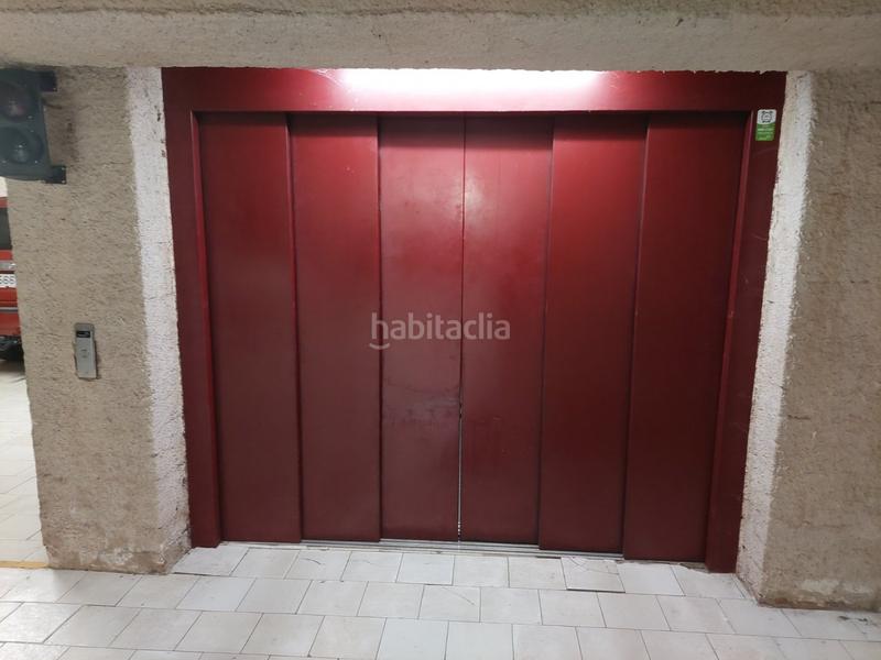 Foto 6c90c30c-1993-423f-a3a6-bd08d735a6e6. Parking voiture dans Plaça Catalunya Manresa