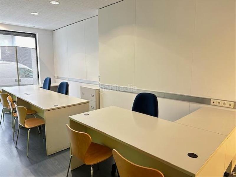 Foto fa1bcbd9-46dc-42a5-8a98-53f1f60279a0. Location bureau avec chauffage dans Centre - Passeig i Rodalies Manresa