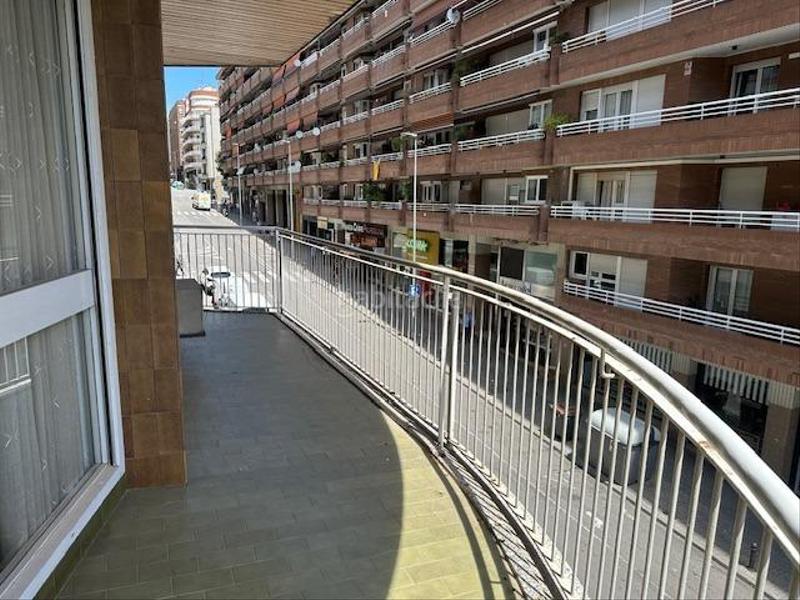 Foto 087642a3-c902-49d2-9890-2a5bd85a8d4e. Piso espectacular piso en venta en pleno centro en Manresa