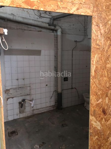 Foto 11c15674-323c-4995-856d-593021ce5d4a. Local comercial a Poble Nou Manresa