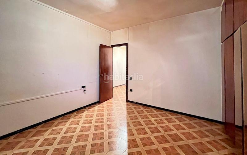 Foto c39875fb-3b50-4e31-a3b2-0953eb791369. Building in Plaça Catalunya Manresa