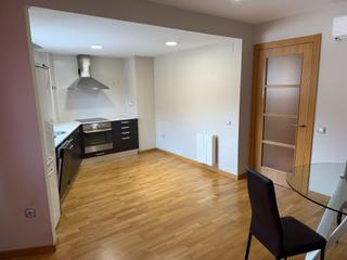 Miete Etagenwohnung in Poble Nou. Piso de alquiler en manresa zona bases