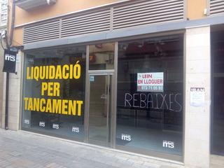 Lloguer Local Comercial a Jacint verdaguer 23. Precioso local comercial, totalmente equipado y listo para su ne