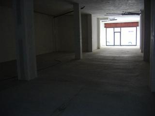 Local Comercial a Mollerussa. Excelente local comercial de obra nueva, situado en la mejor zon