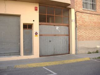 Location Parking voiture à Mollerussa. Plaza de párquing para moto o microcoche en alquiler