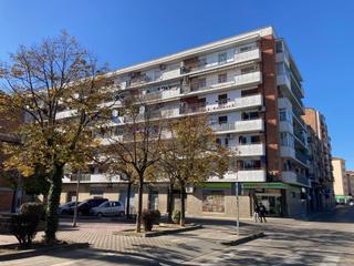 Piso  Ramon viladrich 2. Estupendo piso de 3 habitaciones, a un precio excelente.