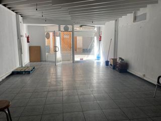 Miete Geschäftsraum in Onze de setembre 15. Estupendo local comercial situado en el centro de la ciudad de m