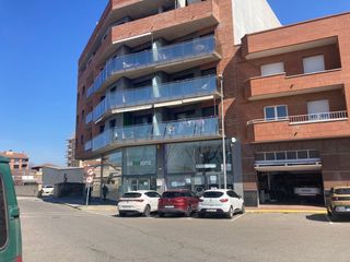 Lloguer Local Comercial a Academia 23. Espectacular local comercial totalmente equipado, ideal para su
