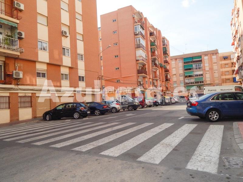 Foto 5b2c2e47-16e1-46c9-8217-0ce9d2b0997b. Aparcament cotxe a Carolinas Altas Alicante
