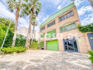 Location Bâtiment à usage industriel à Ciudad de Asís. Nave con 2.405m2 en perfecto estado.