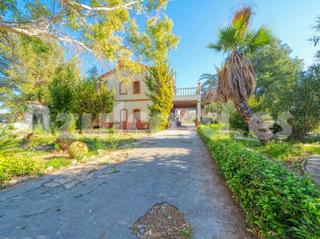 Chalet  Carrer sant antoni. Gran villa con parcela urbana de 2.641m2