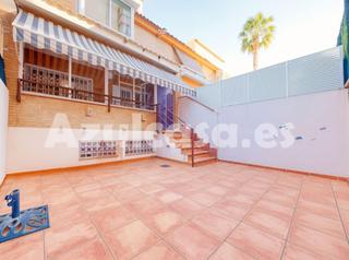 Maison jumelée à Cabo de las Huertas. Estupendo adosado en venta de 5 dormitorios y 4 baños en la excl