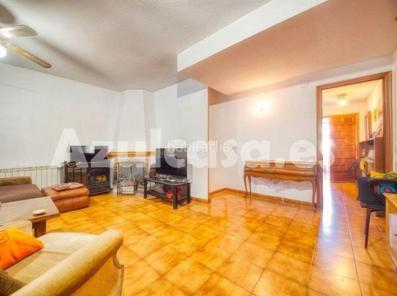 Foto 12bc582d-9c2d-4ece-bfda-ce65f12a30a2. Casa adossada amb calefacció aparcament piscina a Alicante