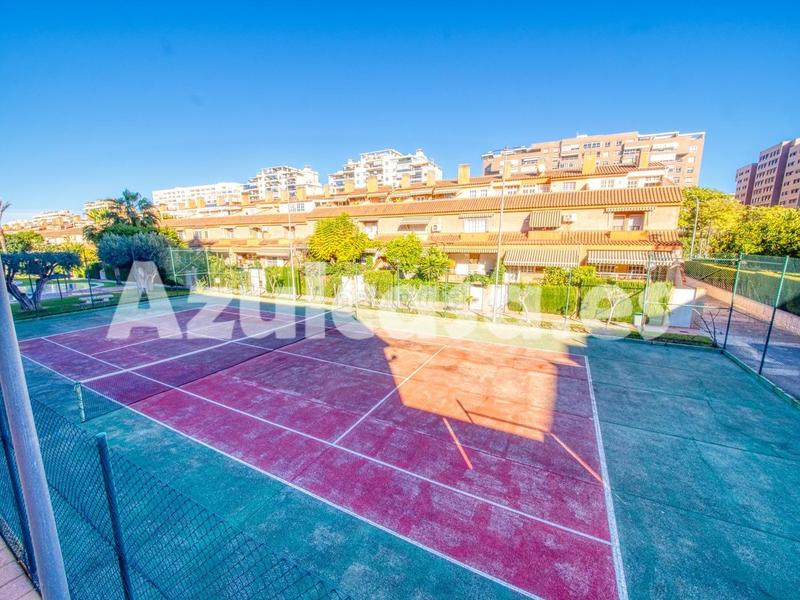 Foto 3dbba833-511d-4781-b64b-e7786d5f1b42. Casa adossada amb calefacció aparcament piscina a Alicante