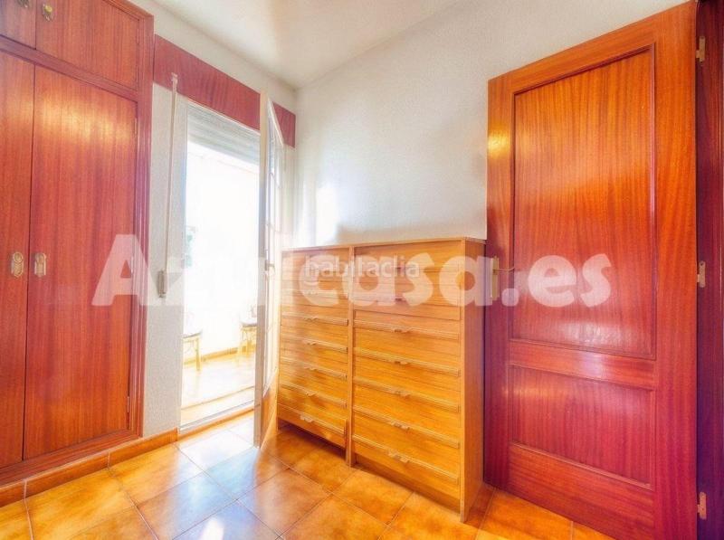 Foto 3e271374-6945-40c8-8bbc-fafcc0eba450. Casa adossada amb calefacció aparcament piscina a Alicante